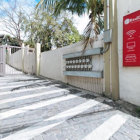 Reddoorz Plus @ A Rita Street San Juan San Juan  Dış mekan fotoğraf